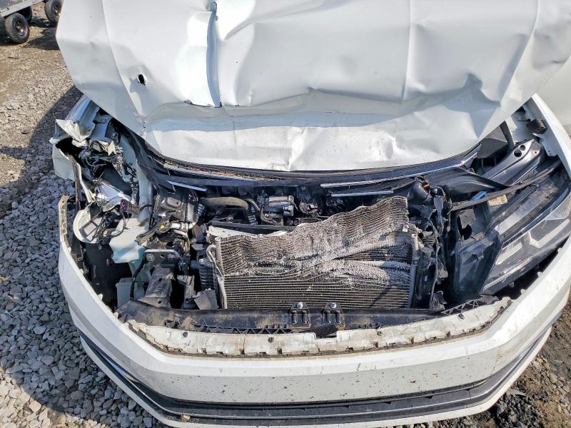 50446656 :رقم المزاد ، 1VWLA7A36KC001258 vin ، 2019 Volkswagen Passat مزاد بيع