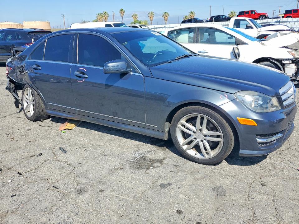 Продажа на аукционе авто 2013 Mercedes-benz C, vin: WDDGF4HB8DA828409, номер лота: 49638206