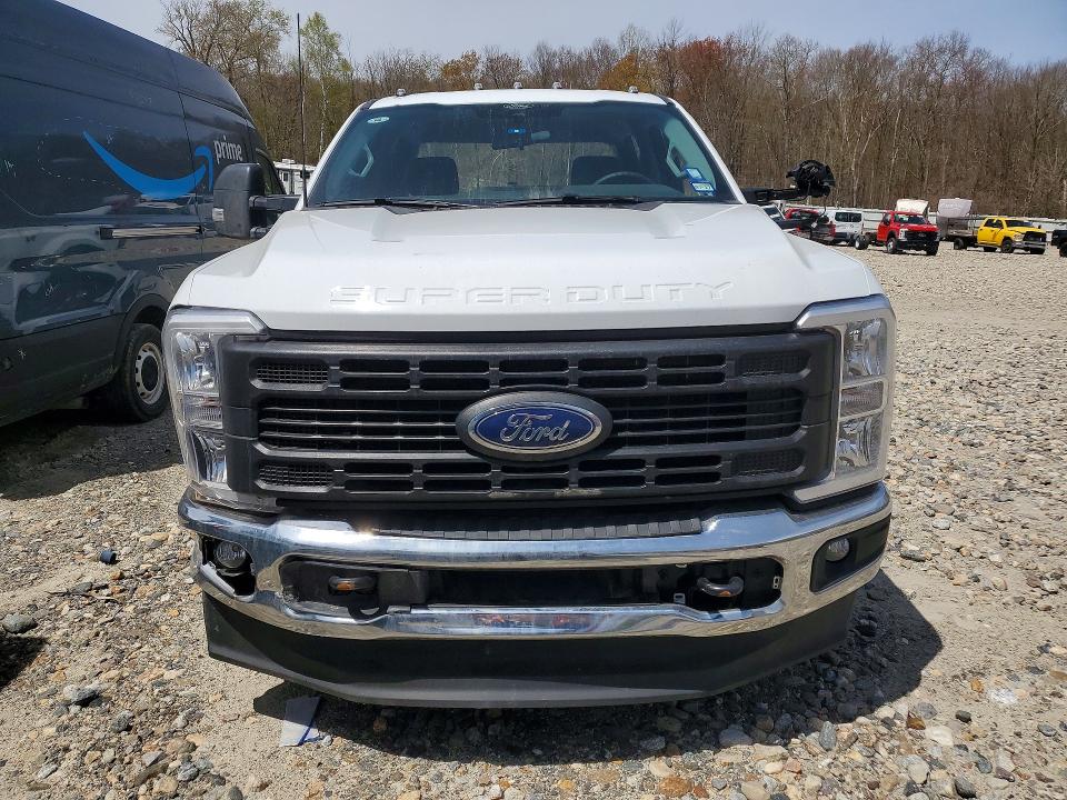 51449086 :رقم المزاد ، 1FT8W3DTXSED32492 vin ، 2025 Ford F350 مزاد بيع