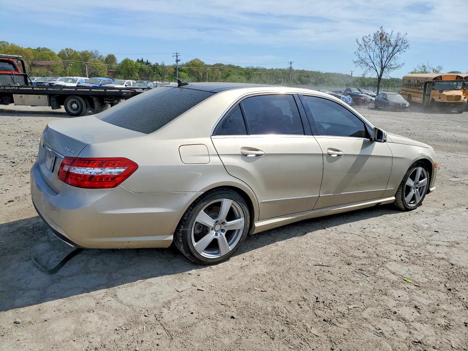 49766006 :رقم المزاد ، WDDHF8HB3AA150949 vin ، 2010 Mercedes-benz E مزاد بيع
