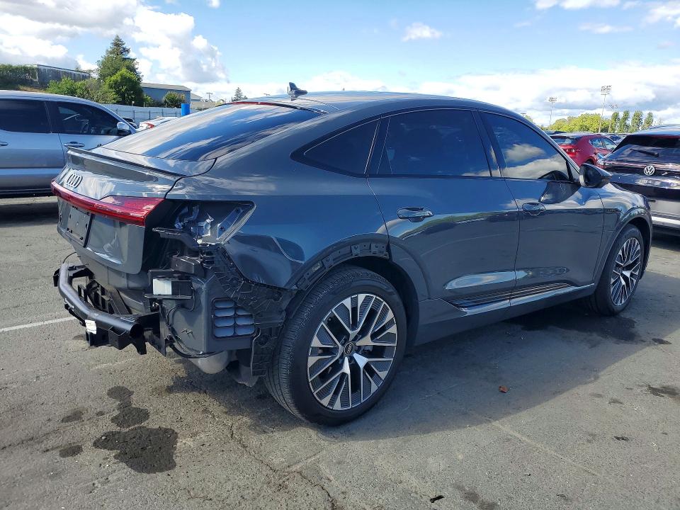 2024 Audi Q8 E-tron მანქანა იყიდება აუქციონზე, vin: WA1CAAGE6RB035171, აუქციონის ნომერი: 49744076