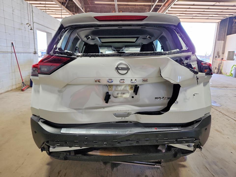 49623736 :رقم المزاد ، 5N1BT3BB4PC838133 vin ، 2023 Nissan Rogue مزاد بيع