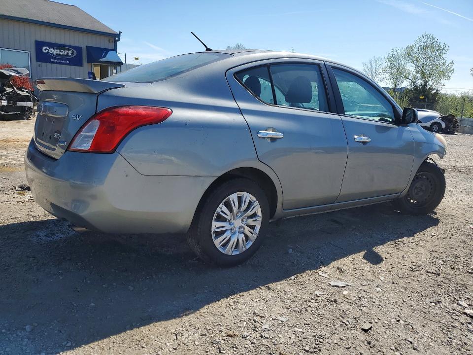 49120276 :رقم المزاد ، 3N1CN7AP1DL885145 vin ، 2013 Nissan Versa مزاد بيع
