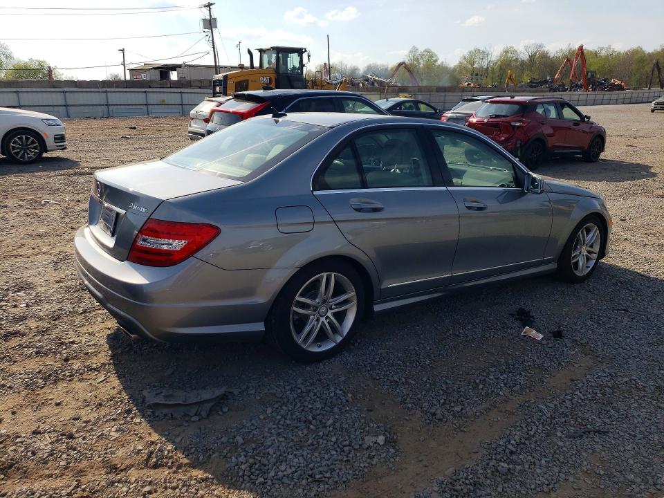 2012 Mercedes-benz C მანქანა იყიდება აუქციონზე, vin: WDDGF8BB3CF908816, აუქციონის ნომერი: 49944056