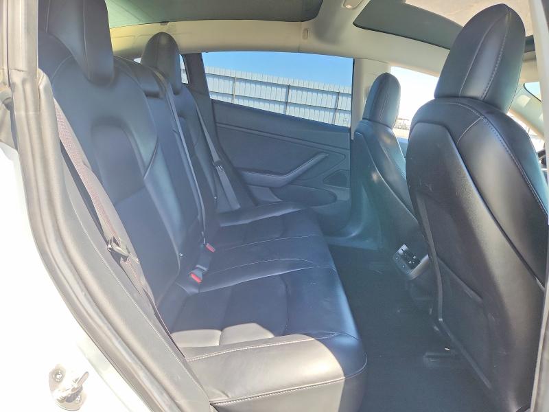 48547606 :رقم المزاد ، 5YJ3E1EA5JF026165 vin ، 2018 Tesla Mdl 3 مزاد بيع