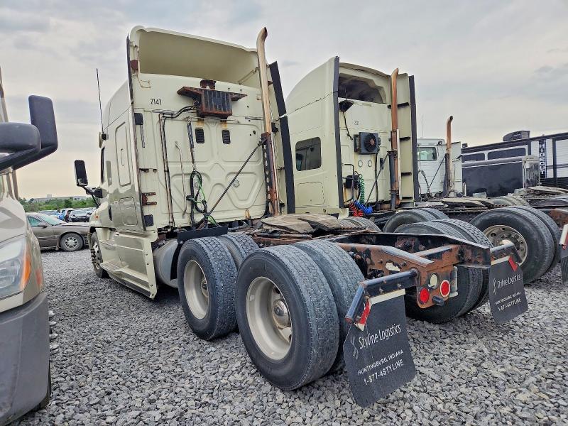 51113616 :رقم المزاد ، 1FUJGLDRXDLBX8153 vin ، 2013 Freightliner Cascadia مزاد بيع