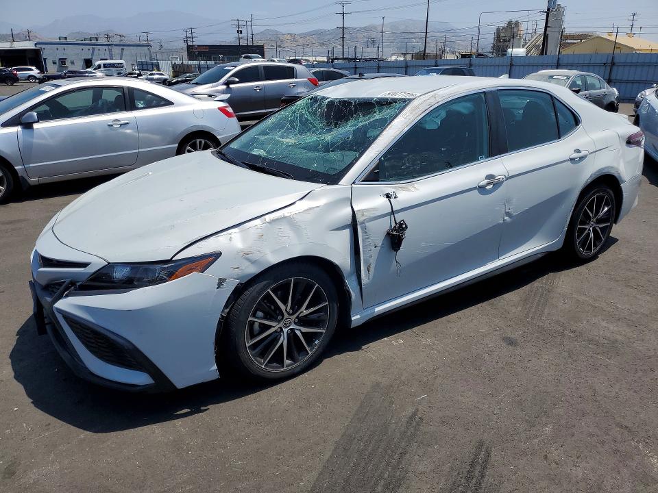Продаж на аукціоні авто 2022 Toyota Camry, vin: 4T1G11AK2NU051819, номер лоту: 52077726