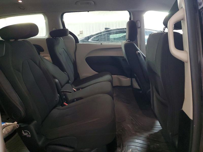 48683136 :رقم المزاد ، 2C4RC1FG8JR104381 vin ، 2018 Chrysler Pacifica مزاد بيع