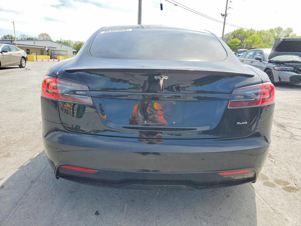 48462026 :رقم المزاد ، 5YJSA1E67MF451829 vin ، 2021 Tesla Model S مزاد بيع