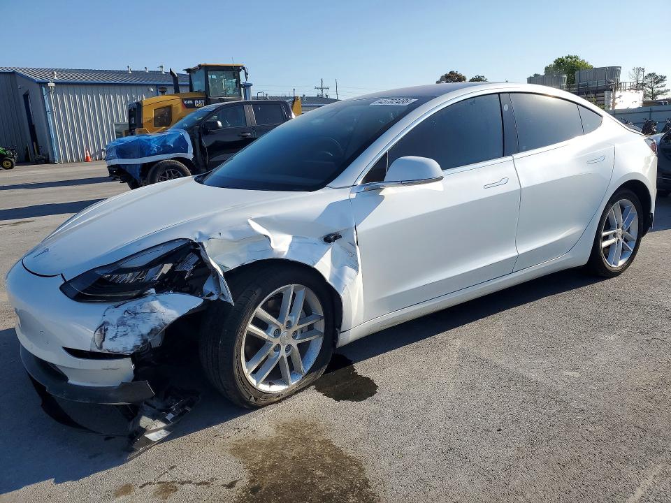 2020 Tesla Model 3 მანქანა იყიდება აუქციონზე, vin: 5YJ3E1EAXLF740554, აუქციონის ნომერი: 45702486