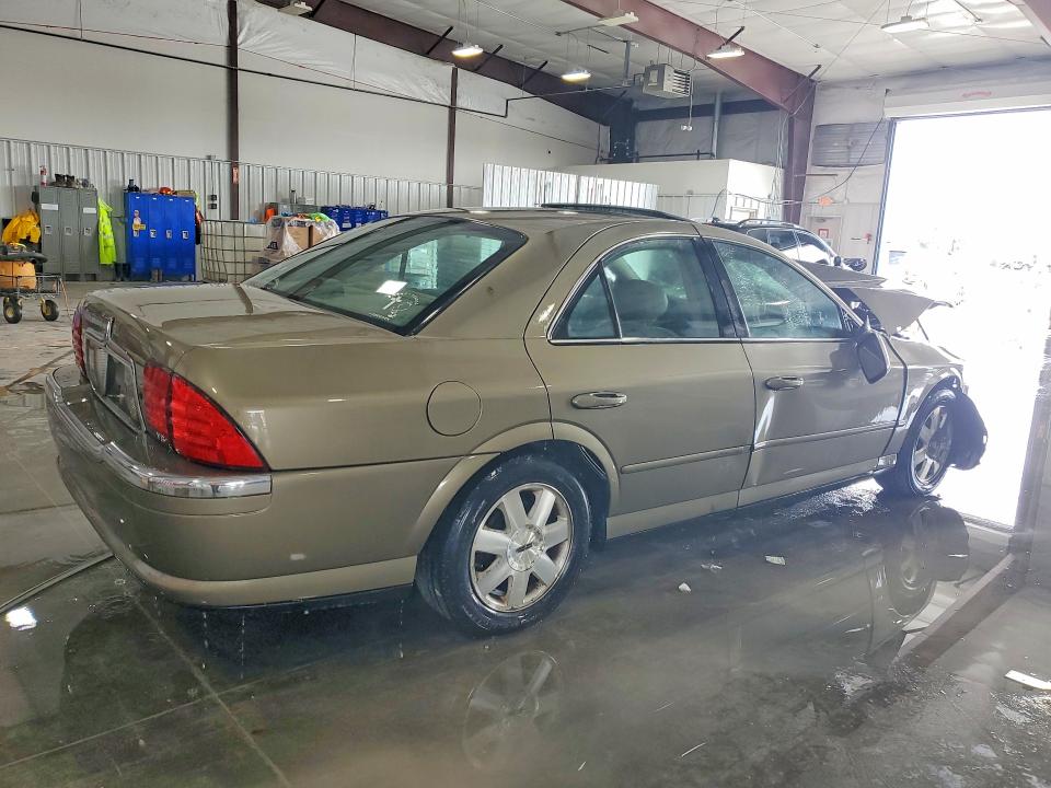 48648806 :رقم المزاد ، 1LNHM87A92Y679903 vin ، 2002 Lincoln Townhouse Ls مزاد بيع