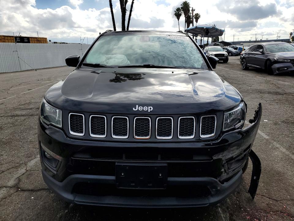 50399416 :رقم المزاد ، 3C4NJCBB8JT488556 vin ، 2018 Jeep Compass مزاد بيع