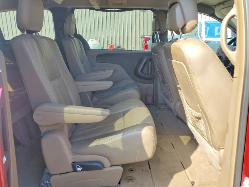 50324646 :رقم المزاد ، 2C4RC1BG1FR561031 vin ، 2015 Chrysler Town & Country مزاد بيع
