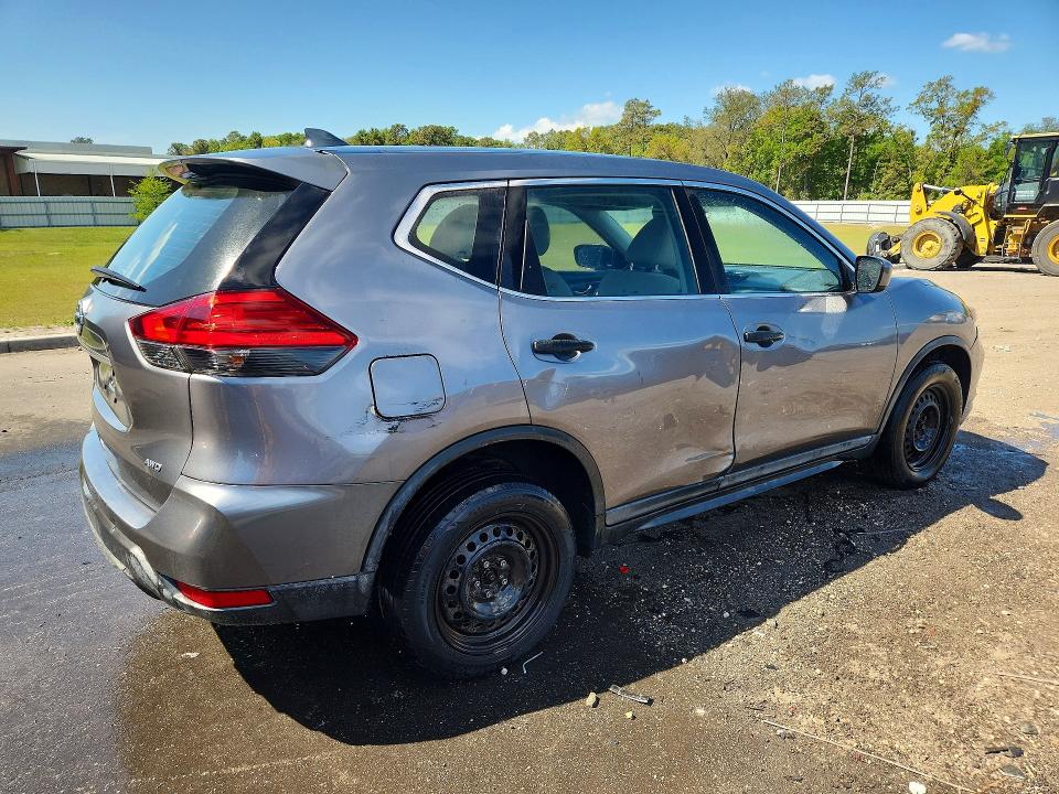 2017 Nissan Rogue მანქანა იყიდება აუქციონზე, vin: KNMAT2MV9HP601570, აუქციონის ნომერი: 55615646