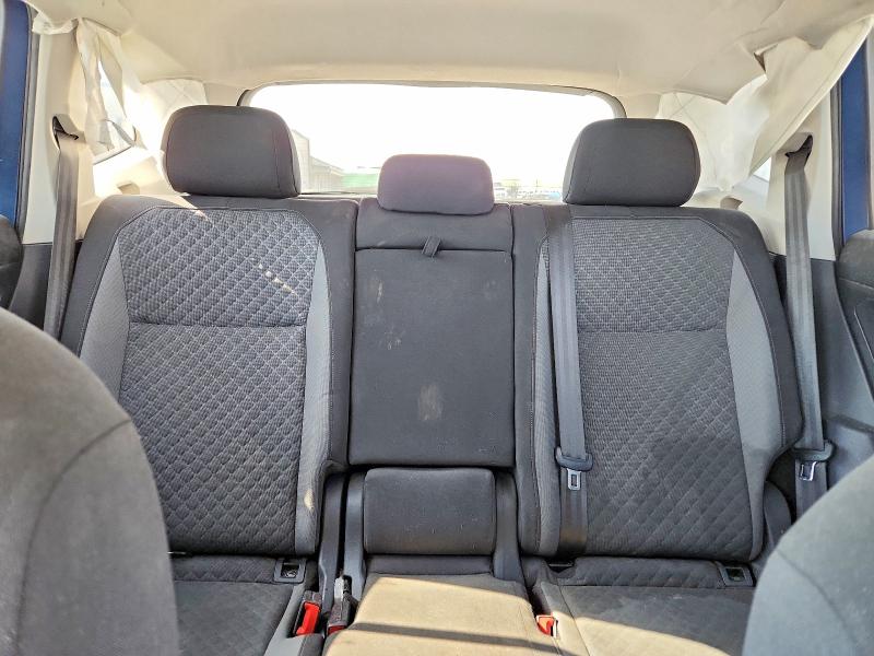 Продажа на аукционе авто 2018 Volkswagen Tiguan, vin: 3VV0B7AX8JM018454, номер лота: 49396126
