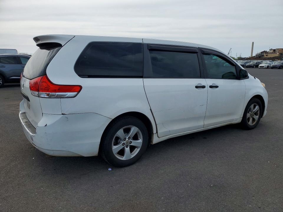 2013 Toyota Sienna მანქანა იყიდება აუქციონზე, vin: 5TDZK3DC7DS301262, აუქციონის ნომერი: 50451366