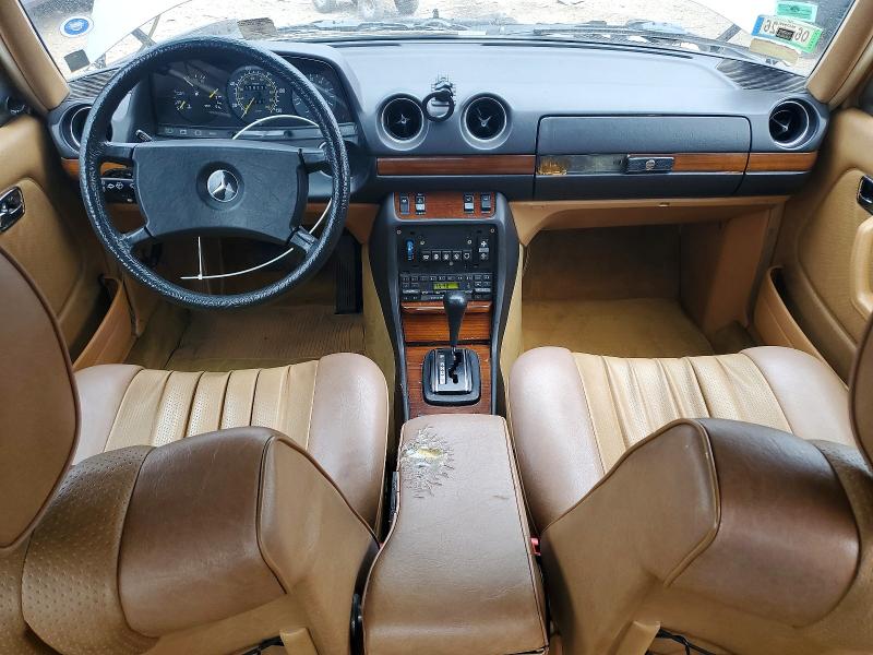 50647576 :رقم المزاد ، WDBAB33C2FA192156 vin ، 1985 Mercedes-benz 300 مزاد بيع