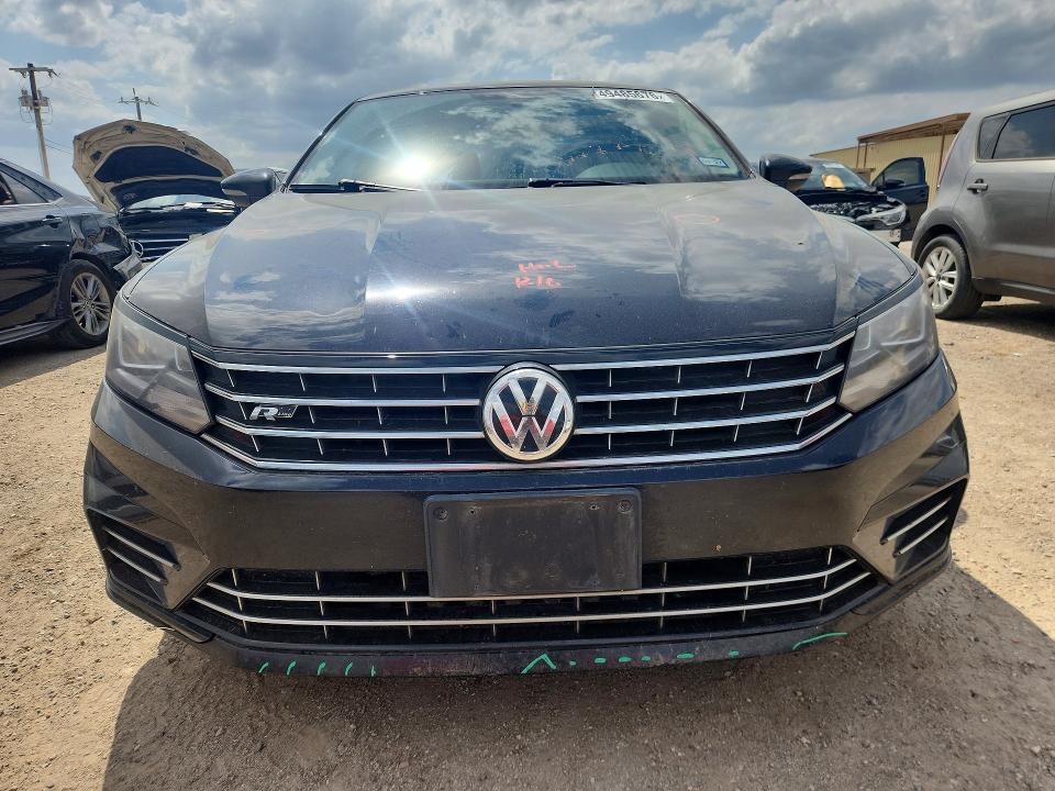 Продажа на аукционе авто 2018 Volkswagen Passat, vin: 1VWAA7A32JC033680, номер лота: 49485676