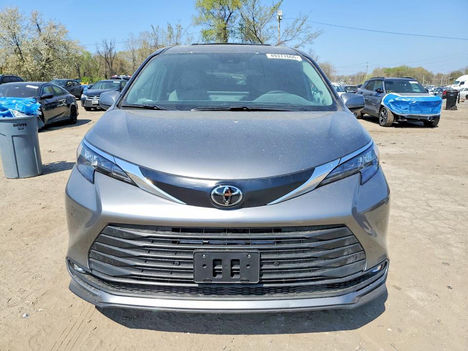 49377666 :رقم المزاد ، 5TDYSKFC3TS236511 vin ، 2026 Toyota Sienna مزاد بيع