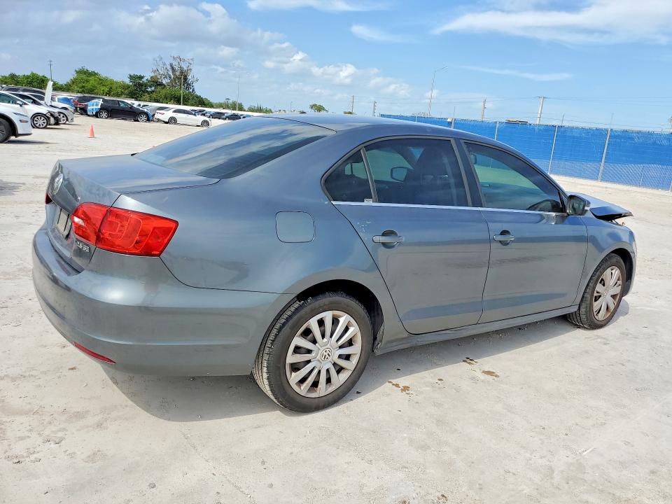 49582296 :رقم المزاد ، 3VWDP7AJ2DM395764 vin ، 2013 Volkswagen Jetta مزاد بيع