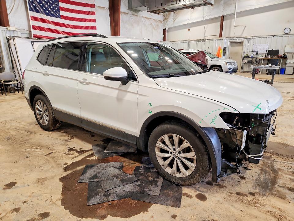 49502776 :رقم المزاد ، 3VV2B7AX9JM179064 vin ، 2018 Volkswagen Tiguan مزاد بيع