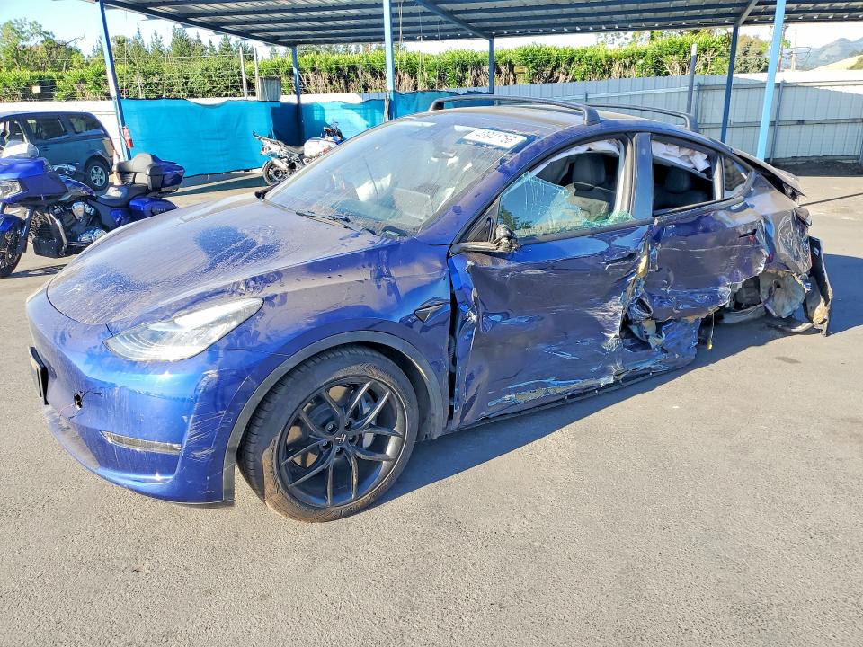 48941756 :رقم المزاد ، 5YJYGDEEXMF153678 vin ، 2021 Tesla Model Y مزاد بيع