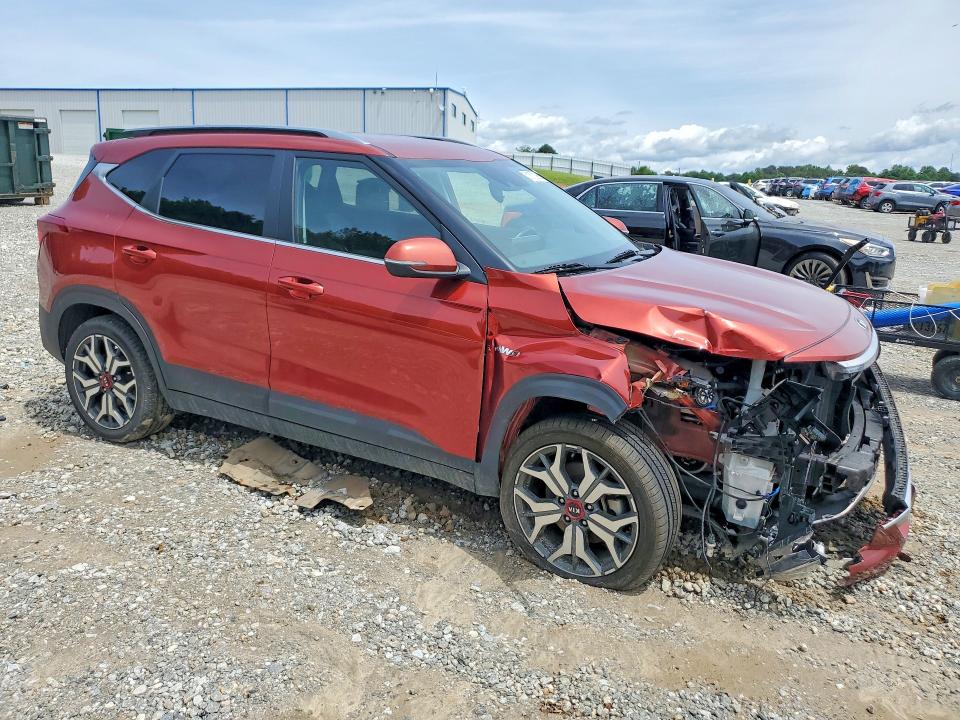 2021 Kia Seltos მანქანა იყიდება აუქციონზე, vin: KNDEUCA27M7140605, აუქციონის ნომერი: 51672196
