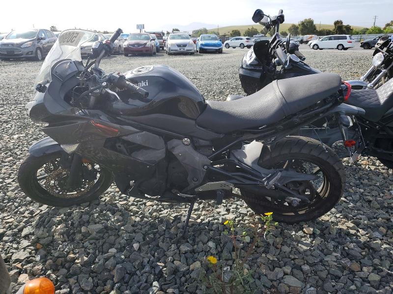 50989986 :رقم المزاد ، JKAEXEC1XBDA67586 vin ، 2011 Kawasaki Ex650 مزاد بيع
