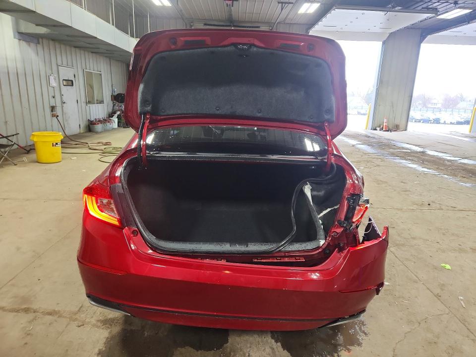48662956 :رقم المزاد ، 1HGCV1F16JA113145 vin ، 2018 Honda Accord مزاد بيع