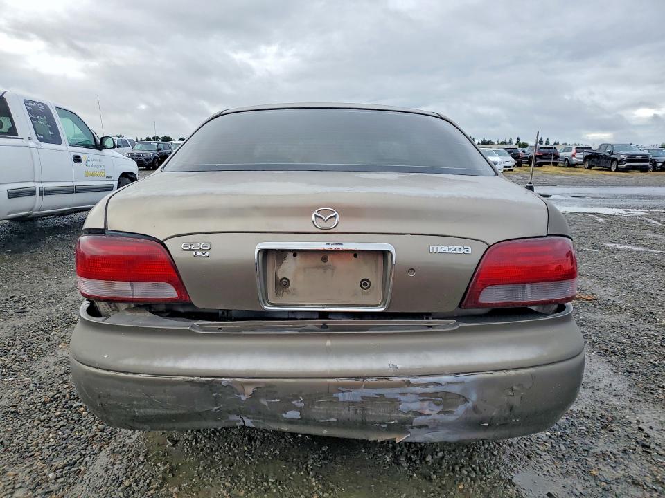 50342926 :رقم المزاد ، 1YVGF22C9X5880008 vin ، 1999 Mazda 626 مزاد بيع