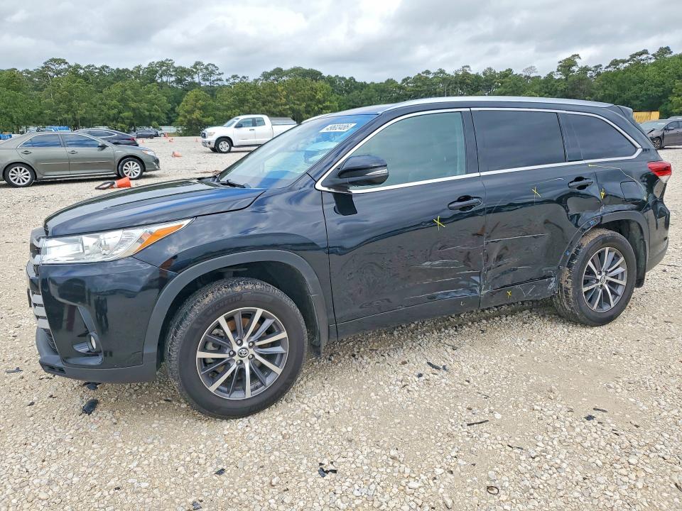 2017 Toyota Highlander მანქანა იყიდება აუქციონზე, vin: 5TDKZRFH5HS520977, აუქციონის ნომერი: 49603486