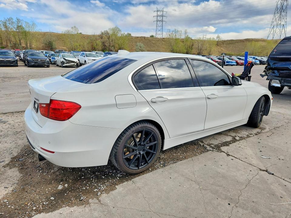 2015 Bmw 335 მანქანა იყიდება აუქციონზე, vin: WBA3A9G55FNT09214, აუქციონის ნომერი: 50758826