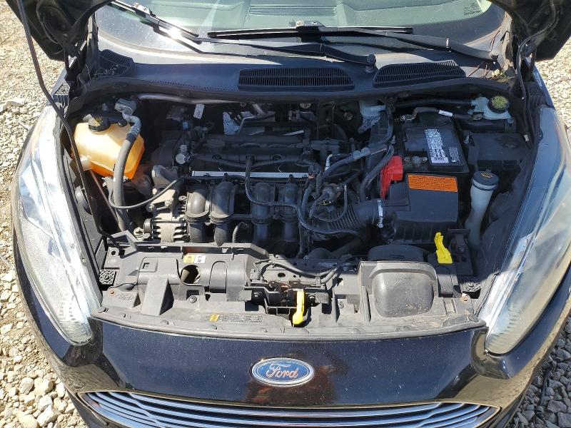 49575386 :رقم المزاد ، 3FADP4EJ2FM221228 vin ، 2015 Ford Fiesta مزاد بيع