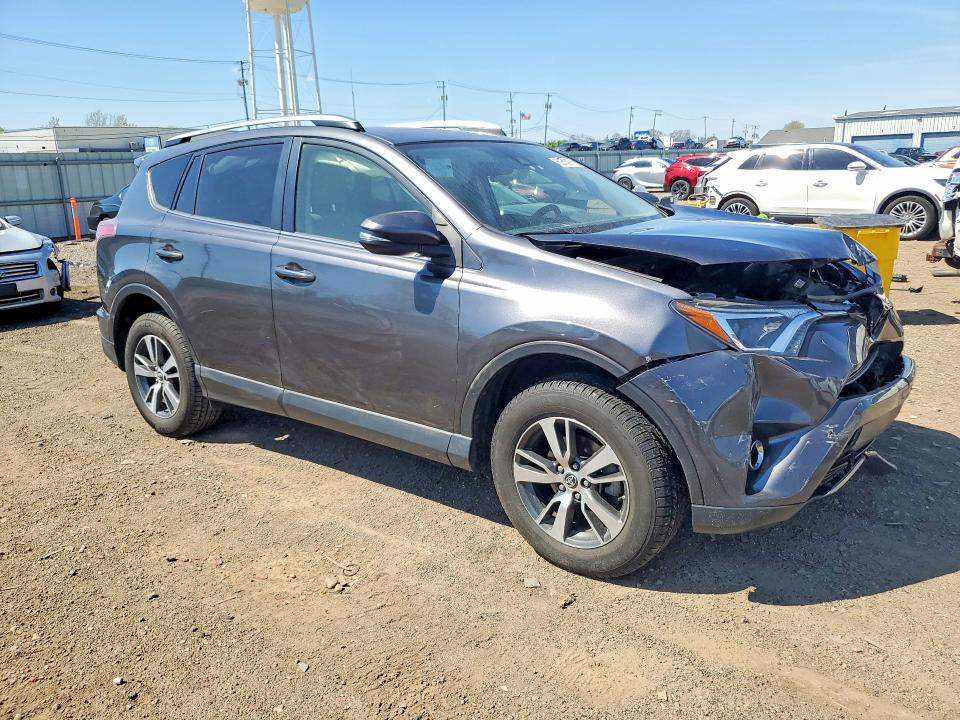 Продажа на аукционе авто 2018 Toyota Rav4, vin: JTMRFREV4JJ251923, номер лота: 50753976
