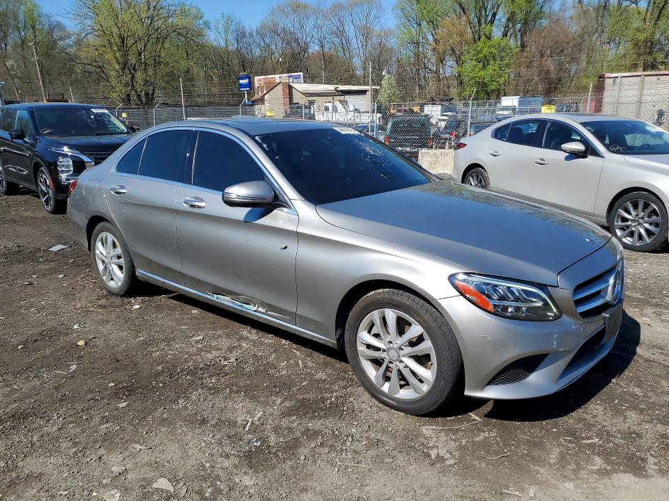 48897066 :رقم المزاد ، 55SWF8EB8KU299922 vin ، 2019 Mercedes-benz C مزاد بيع