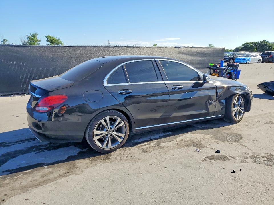 2017 Mercedes-benz C მანქანა იყიდება აუქციონზე, vin: 55SWF4JB4HU231379, აუქციონის ნომერი: 48544826