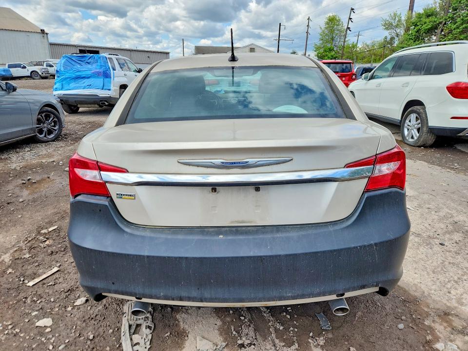 2014 Chrysler 200 მანქანა იყიდება აუქციონზე, vin: 1C3CCBBG7EN114134, აუქციონის ნომერი: 49862456