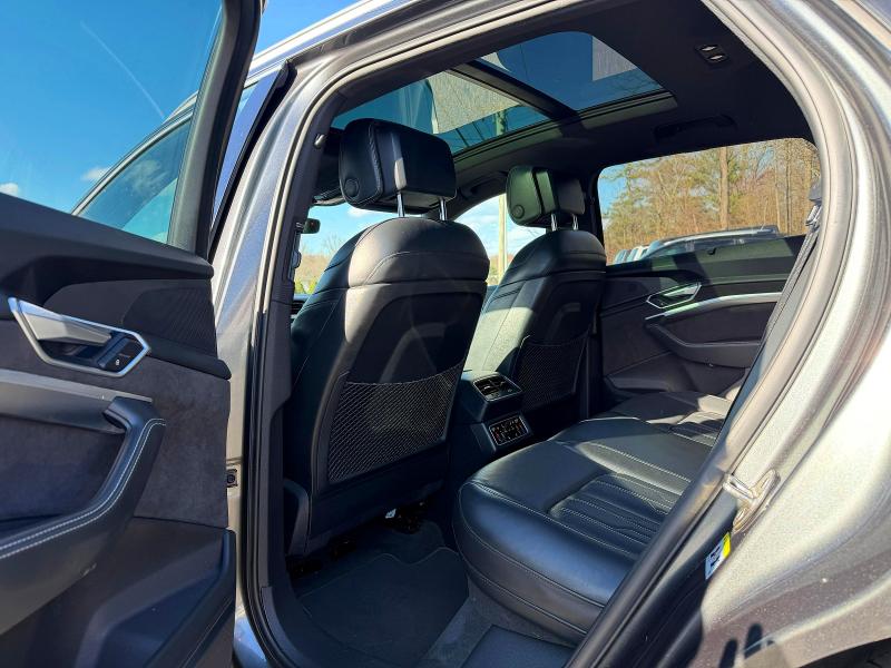 48879726 :رقم المزاد ، WA1VAAGE7KB006583 vin ، 2019 Audi E-tron مزاد بيع