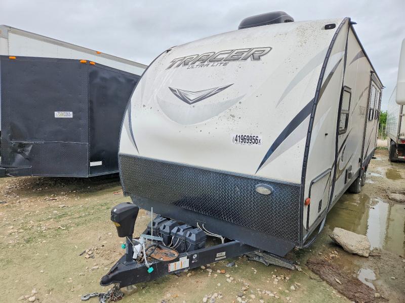 41969956 :رقم المزاد ، 5ZT2TRXB8HB511949 vin ، 2017 Tracker Ultra Lite مزاد بيع
