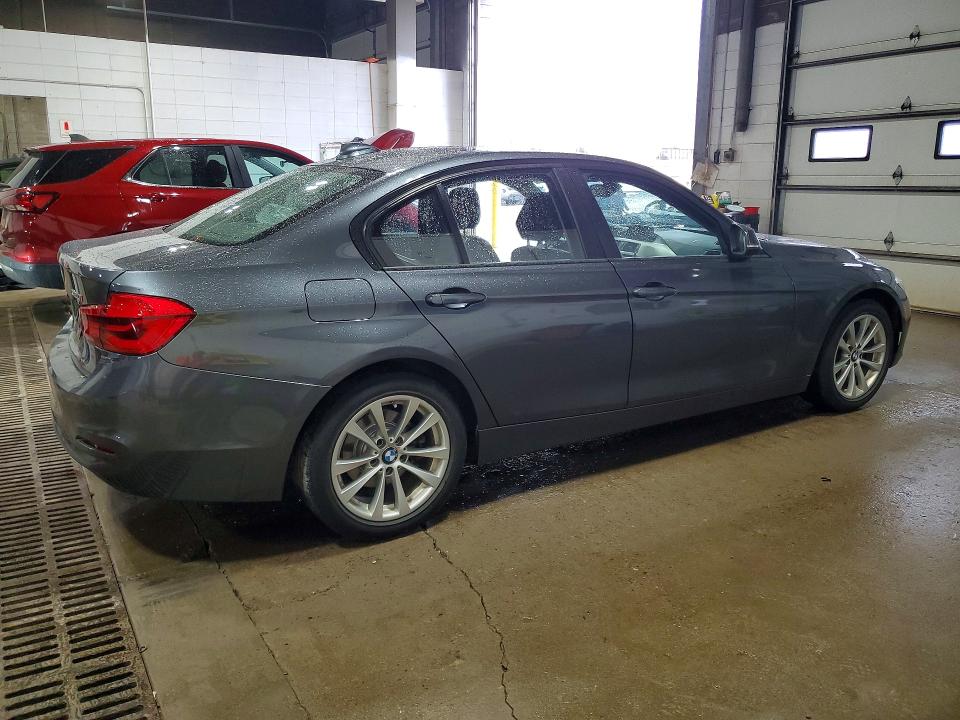 51118706 :رقم المزاد ، WBA8E5G36HNU44397 vin ، 2017 Bmw 320 مزاد بيع