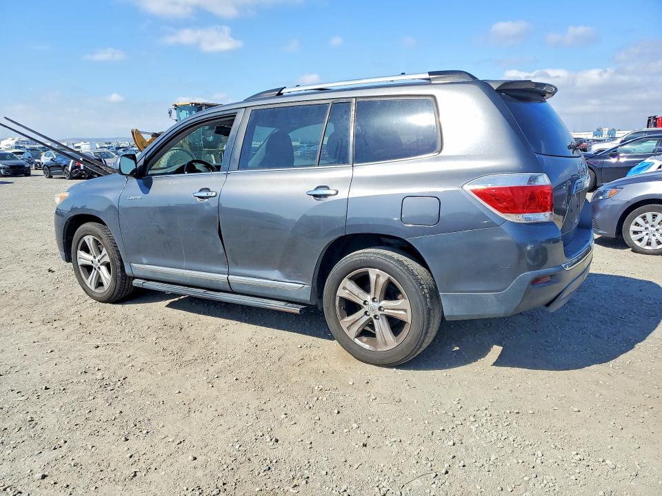 2013 Toyota Highlander მანქანა იყიდება აუქციონზე, vin: 5TDYK3EH7DS120006, აუქციონის ნომერი: 49847636