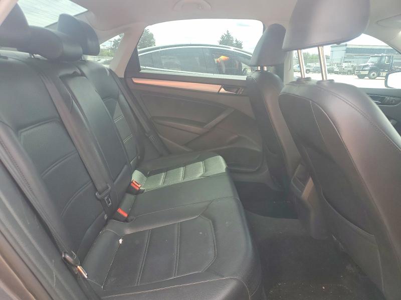 50281546 :رقم المزاد ، 1VWAT7A32FC029789 vin ، 2015 Volkswagen Passat مزاد بيع