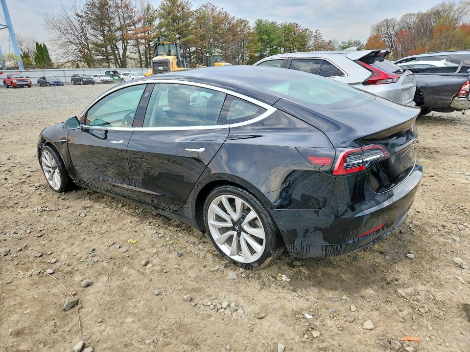 49459296 :رقم المزاد ، 5YJ3E1EB4JF184683 vin ، 2018 Tesla Model 3 مزاد بيع