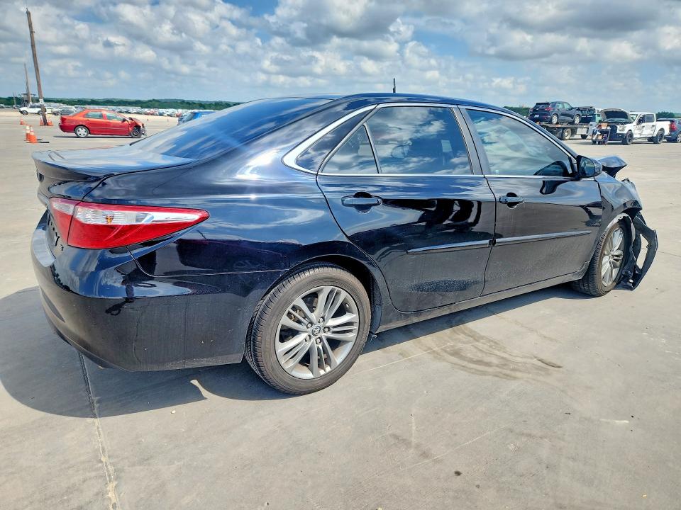 49638506 :رقم المزاد ، 4T1BF1FKXFU937831 vin ، 2015 Toyota Camry مزاد بيع