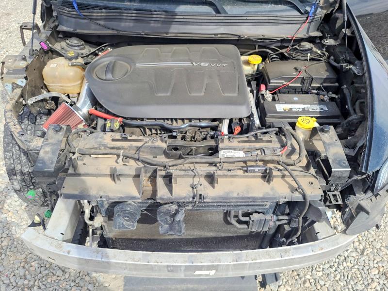 49663176 :رقم المزاد ، 1C4PJMCS8FW564792 vin ، 2015 Jeep Cherokee مزاد بيع