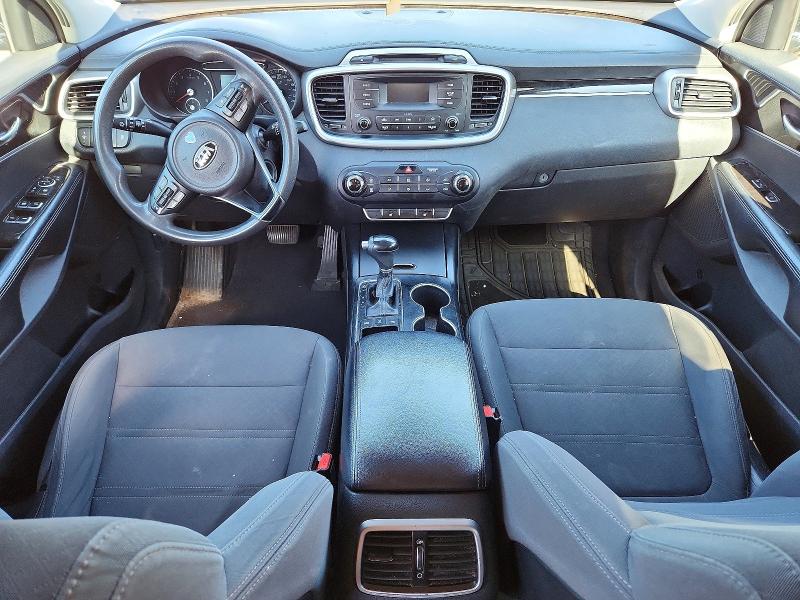 2017 Kia Sorento მანქანა იყიდება აუქციონზე, vin: 5XYPGDA36HG211655, აუქციონის ნომერი: 50260386