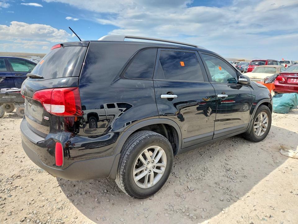 49475166 :رقم المزاد ، 5XYKT4A78FG551735 vin ، 2015 Kia Sorento مزاد بيع