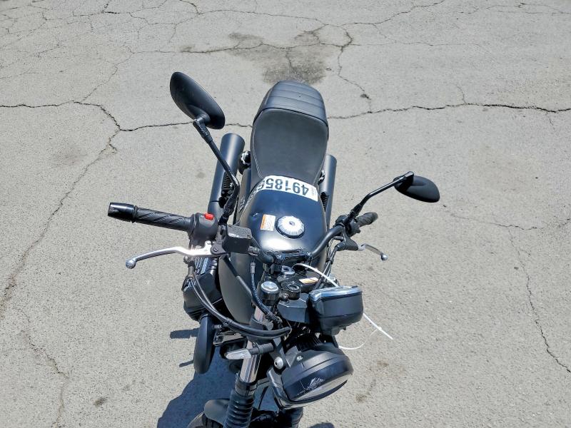 49185676 :رقم المزاد ، ZGUKZUA09MM000319 vin ، 2021 Moto Guzzi V7 مزاد بيع