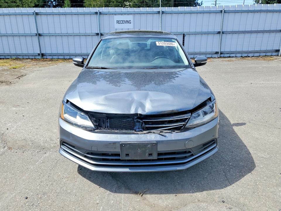 51205686 :رقم المزاد ، 3VWDB7AJXHM299000 vin ، 2017 Volkswagen Jetta مزاد بيع