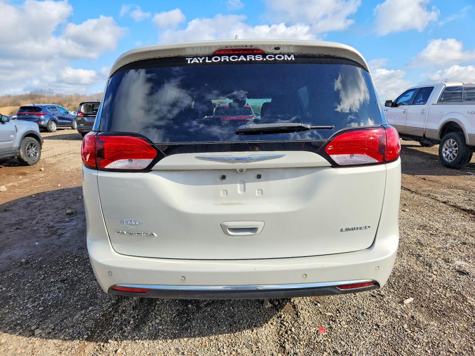 48930106 :رقم المزاد ، 2C4RC1GG8HR647688 vin ، 2017 Chrysler Pacifica مزاد بيع